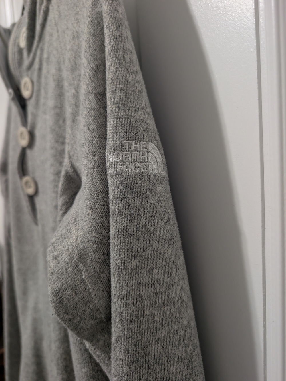 The North Face Women's Light Gray Zip-Up Hooded Fleece Pullover - Picture 6 of 8